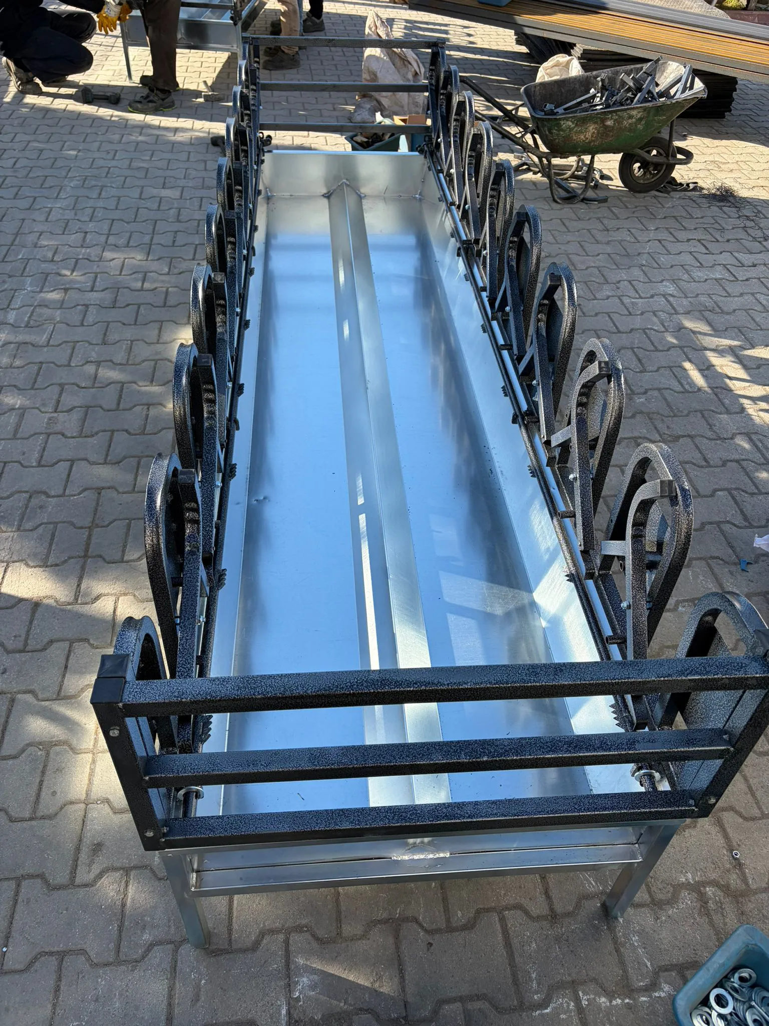 Sheep or Goat Feeder Locking